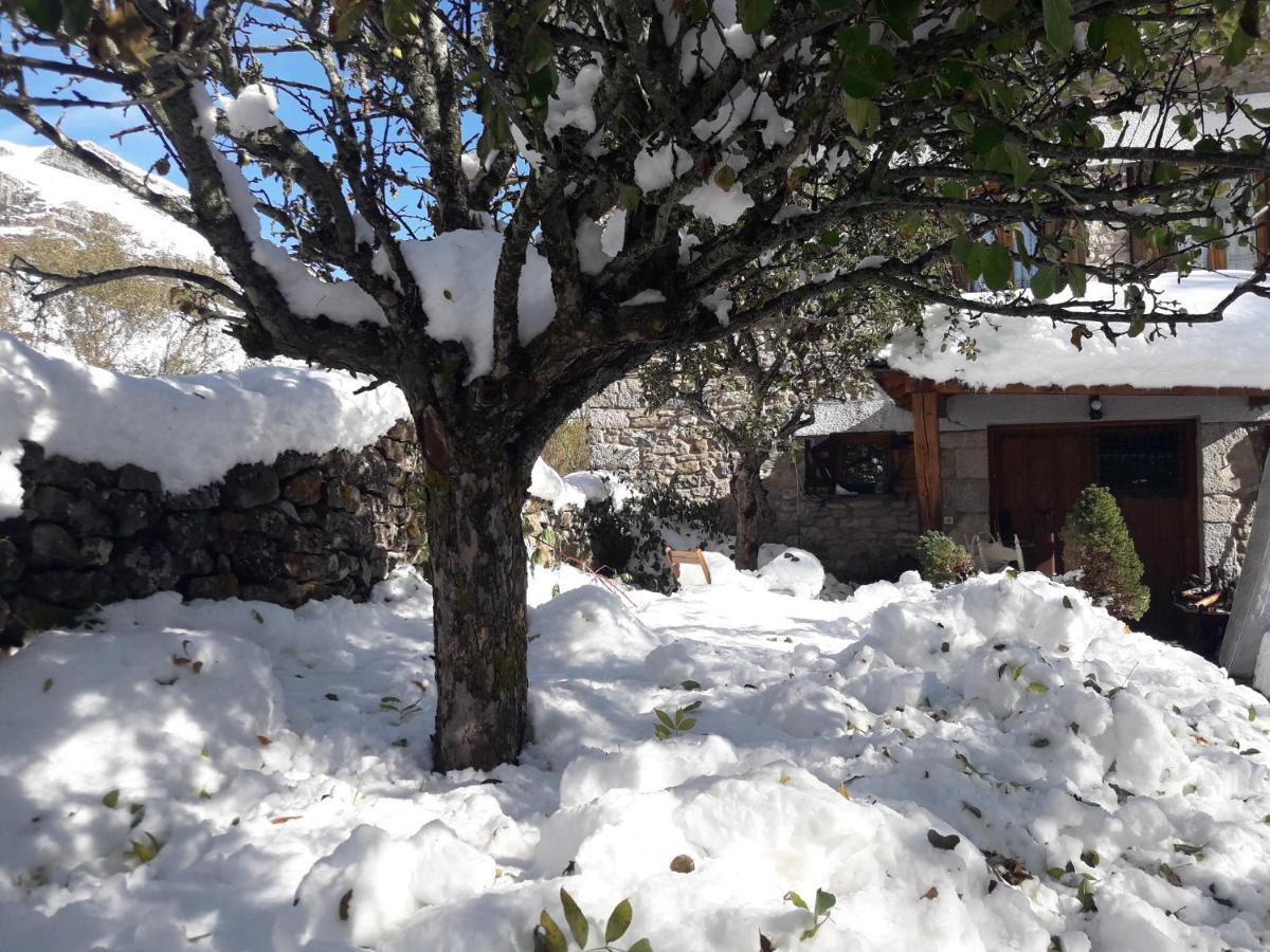 Posada El Rincon De Babia La Cueta Bagian luar foto